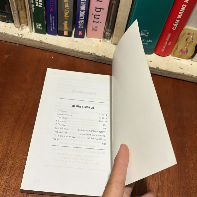 II Tiểu Thuyết: Đá Đen Và Máu Đỏ - Cao Tuyết Minh - 2013 785653