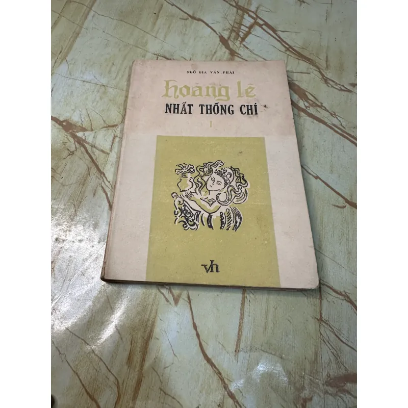 Hoàng lê nhất thống chí  783986