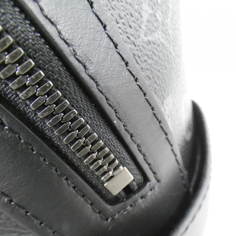 Ba lô Louis Vuitton Monogram Eclipse Discovery PM M22558 608996