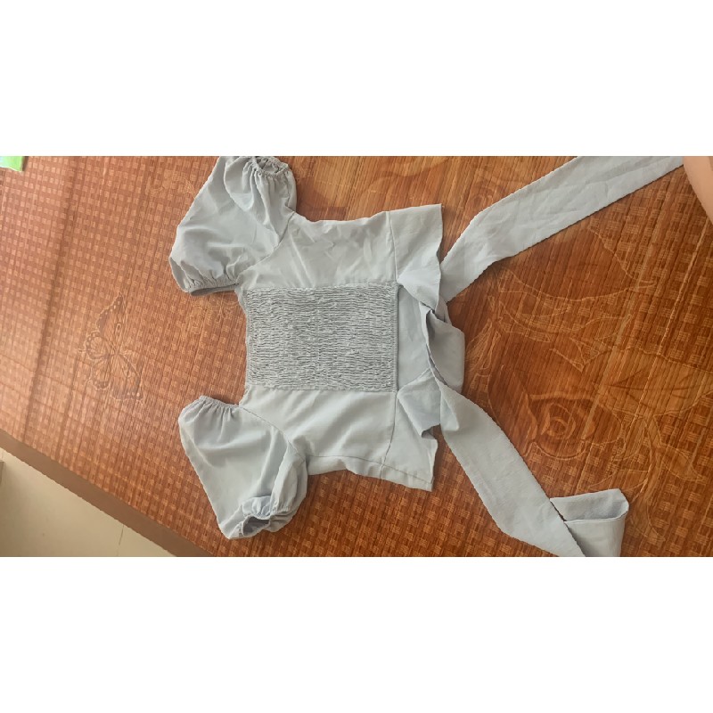 Áo croptop màu xanh da trời nhạt 15466