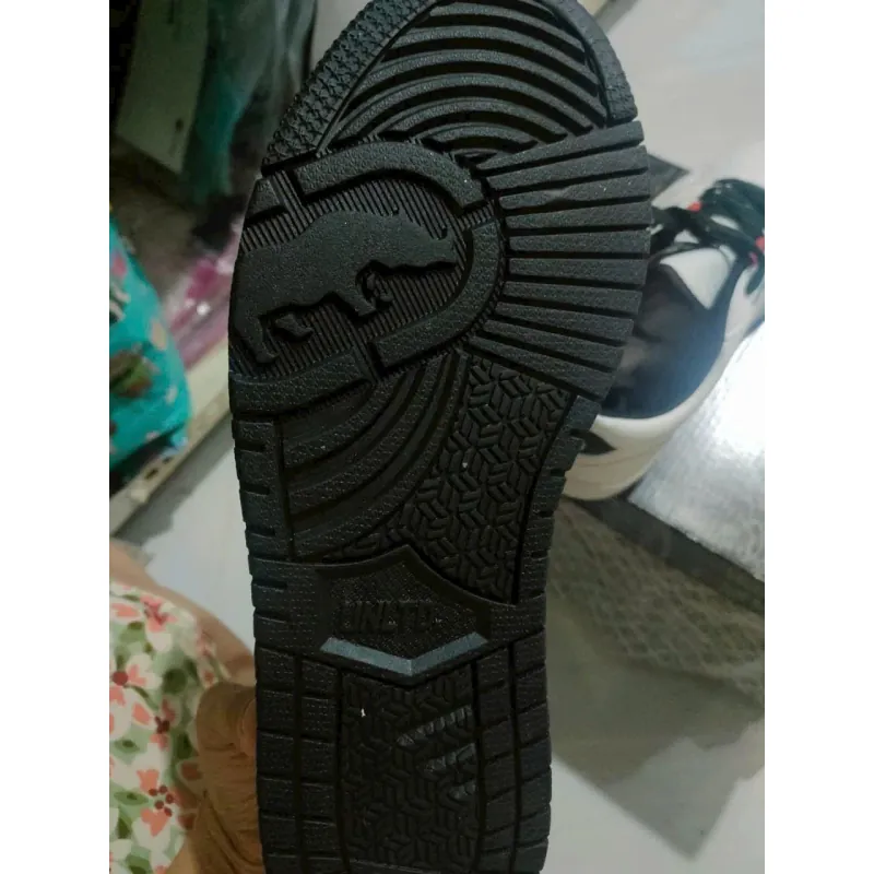 Ví nữ và giày unisex size 39. Còn mới 100% do không có nhu cầu sử dụng nên mình thanh lý 578026