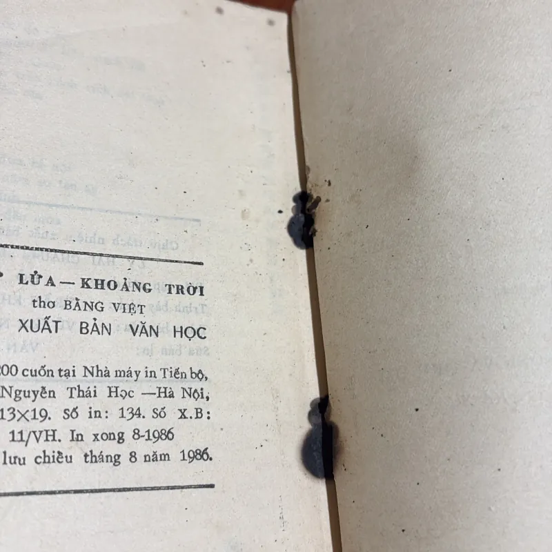 [Sách 8x] - II Thơ: Bếp Lửa Khoảng Trời - Bằng Việt - 1986 796476