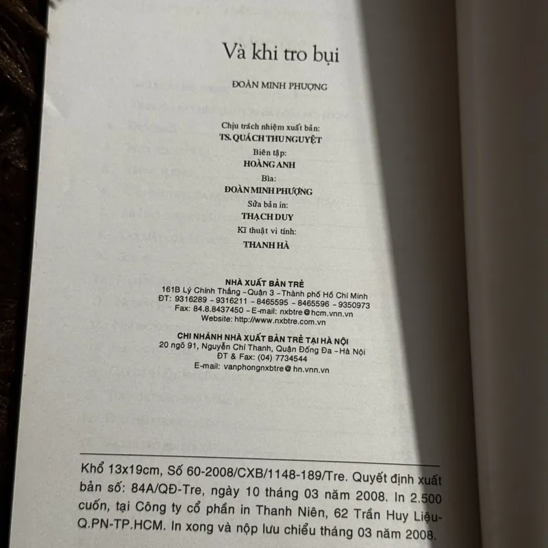 Và khi tro bụi (NXB Trẻ) 705542