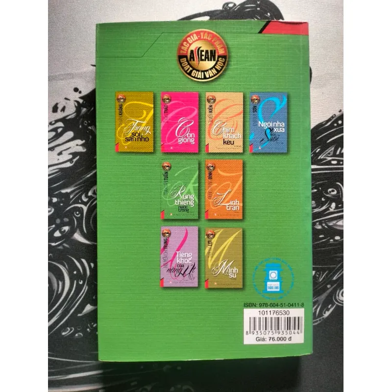 Tiểu thuyết "Rừng thiêng nước trong", Trần Văn Tuấn 590480