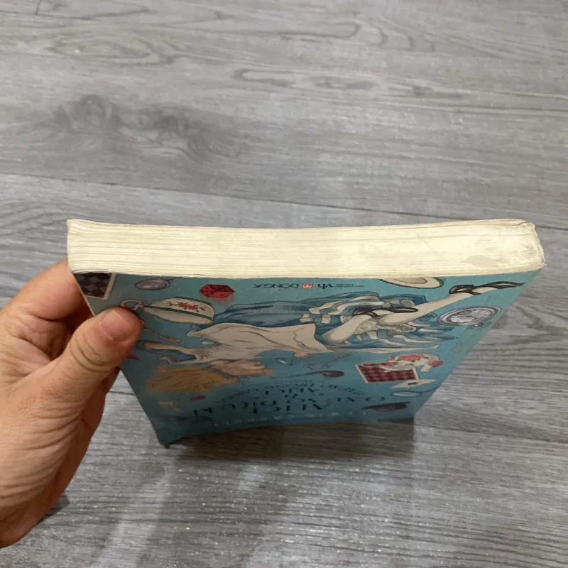 Alice ở xứ sở diệu kỳ và ở xứ sở trong gương 1029456