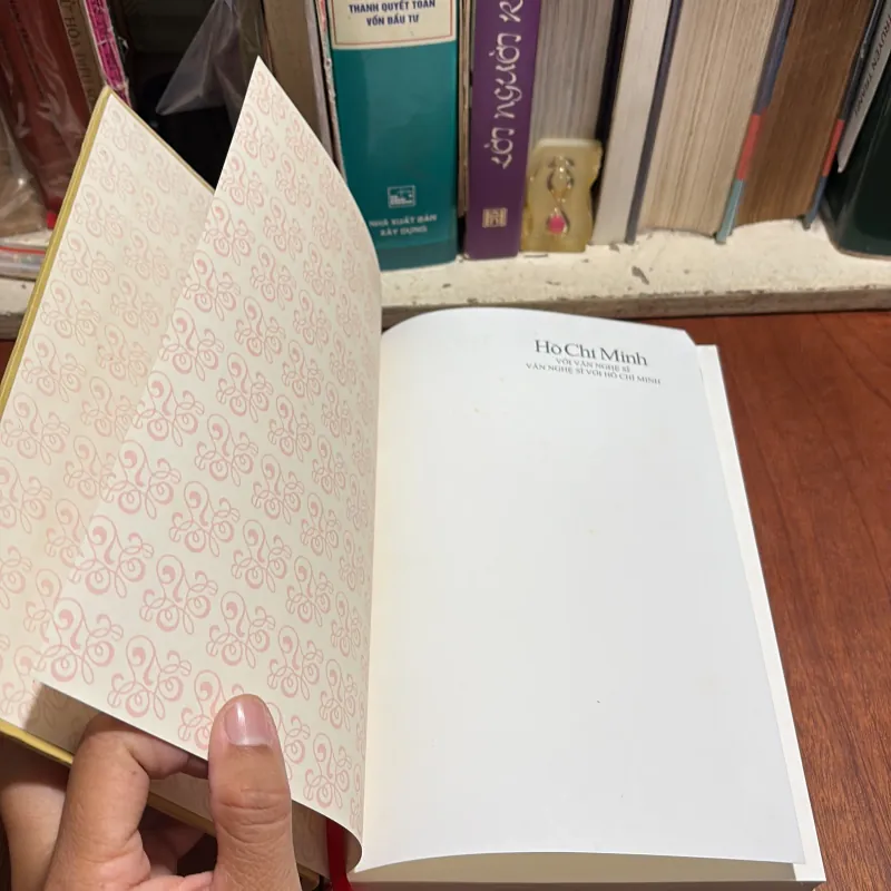 II Hồ Chí Minh Với Văn Nghệ Sĩ (Tập 4) - 2012 1009174