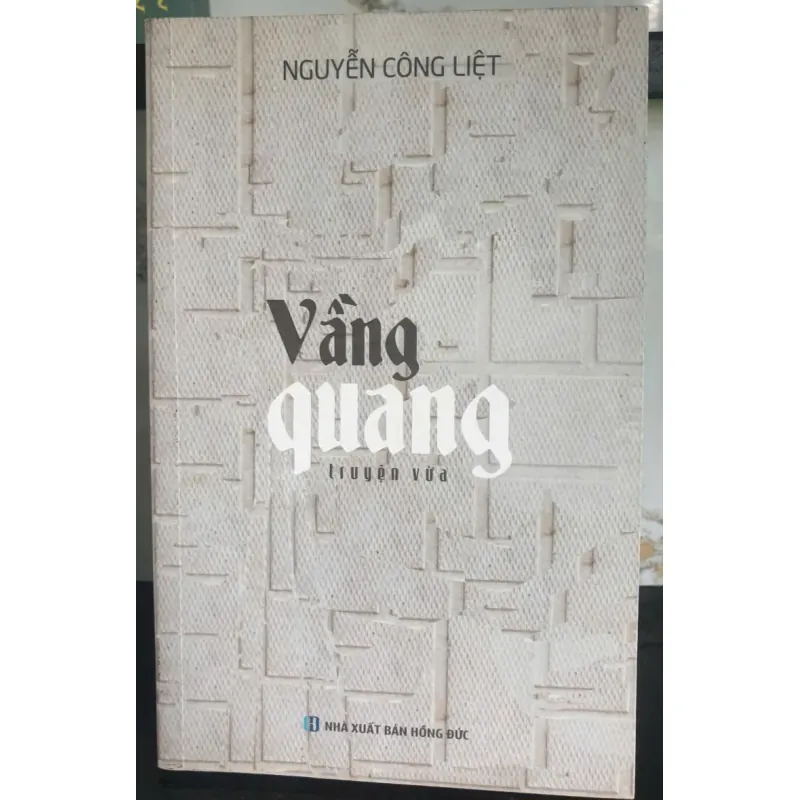 Vầng Quang 689560