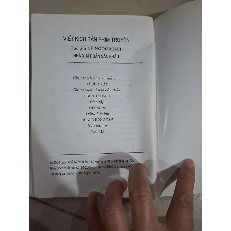 Viết kịch bản phim truyện  1002653