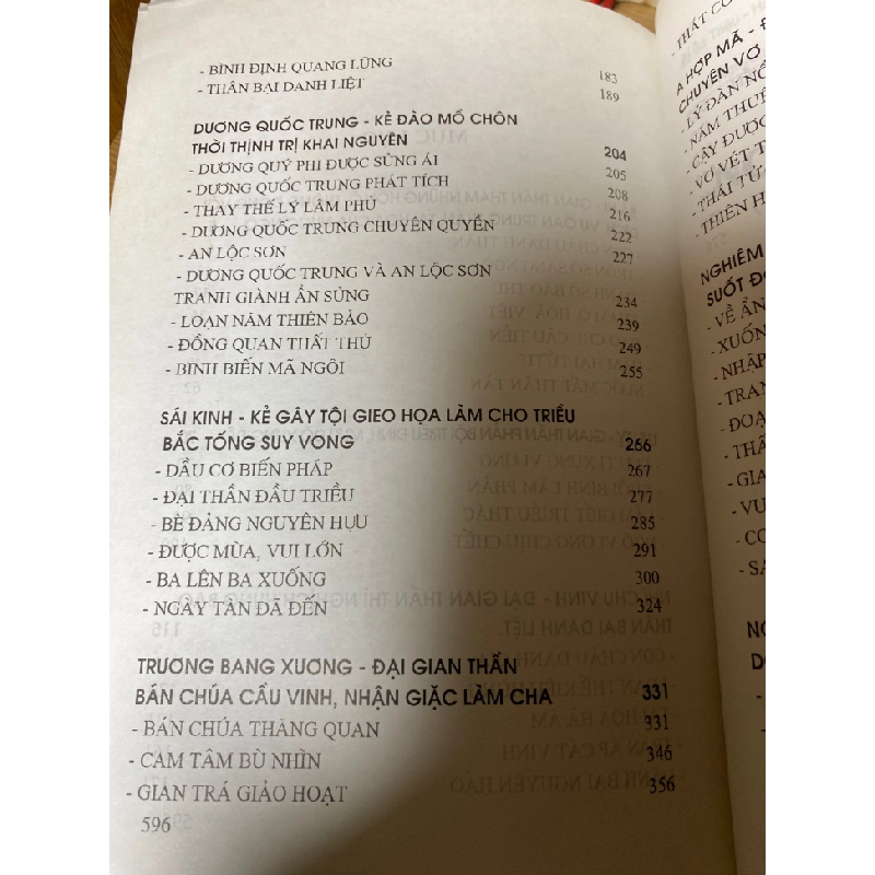 Ngàn Năm Công Tội-Truyện những đại gian thần Trung Hoa -Tác giả Nhiễm Vạn Lý -NXB Thanh Niên 2004 464501