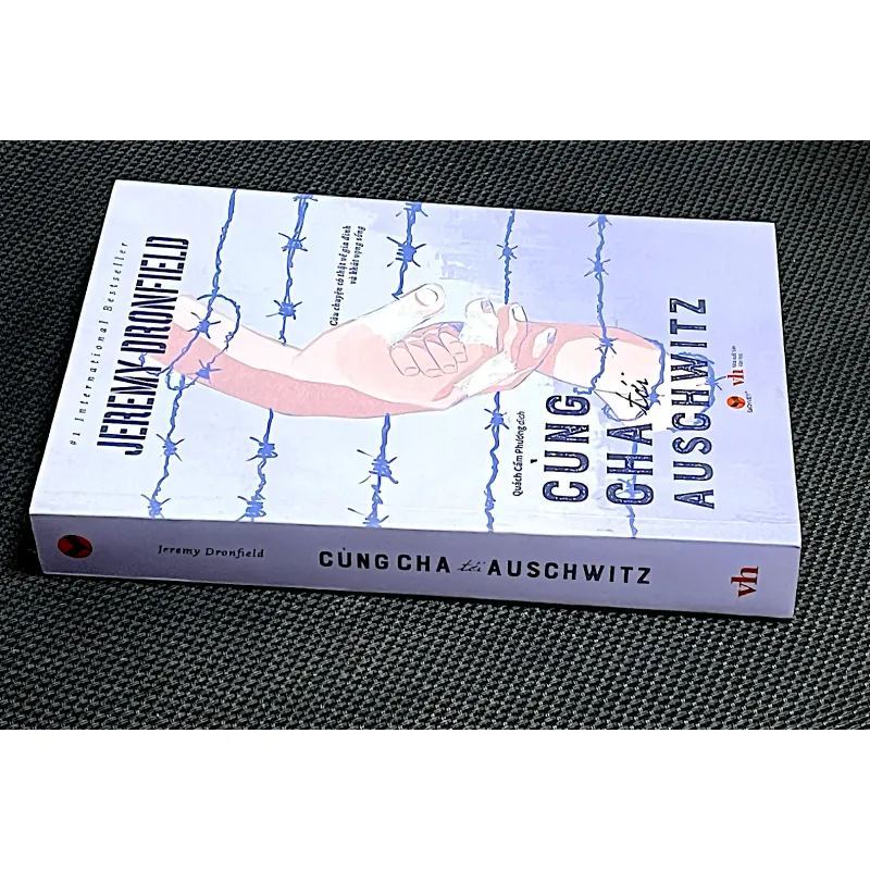 CÙNG CHA ĐẾN AUSCHWITZ 1005126