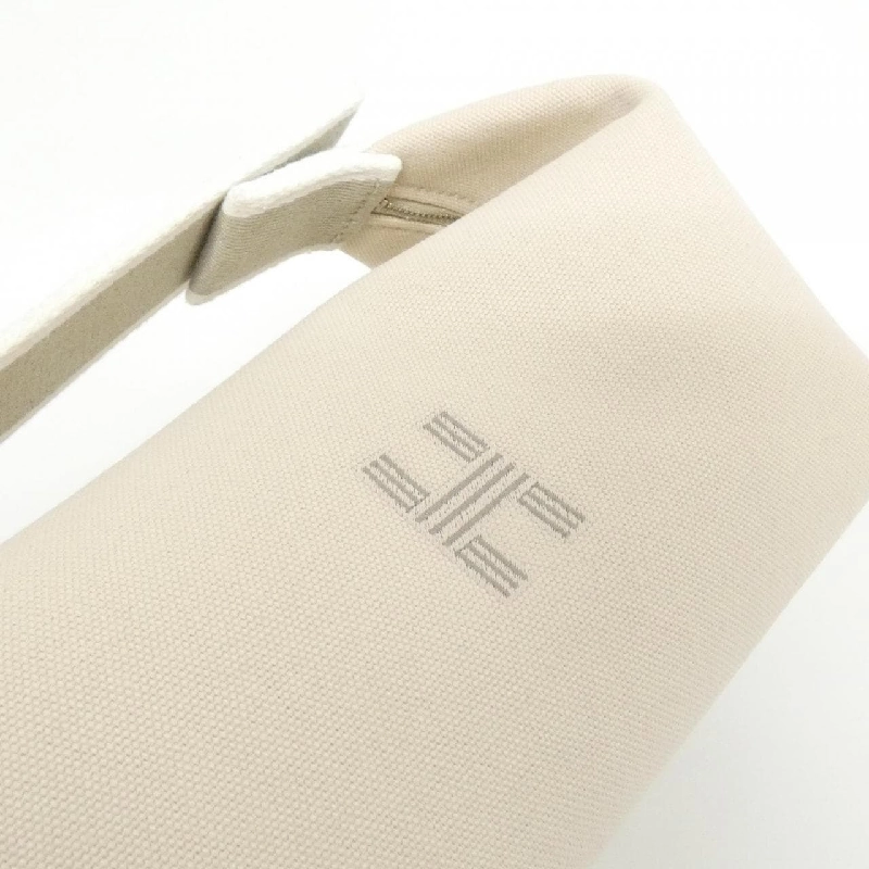 Túi xách Hermès Braid A Black PM 103222M 622195