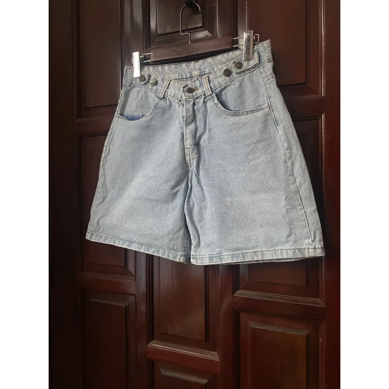 TQ. Quần short bò xanh nhạt size L 1036021