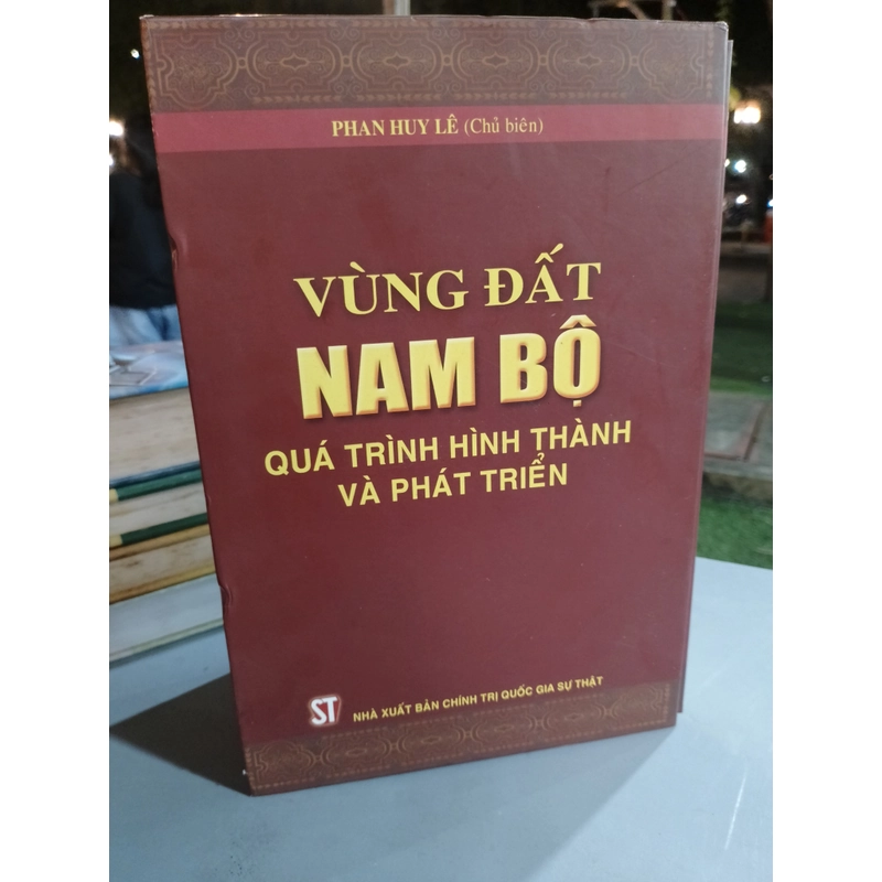 VÙNG ĐẤT NAM BỘ QUÁ TRÌNH HÌNH THÀNH VÀ PHÁT TRIỂN (TẬP 1,2)  - PHAN HUY LÊ 498012