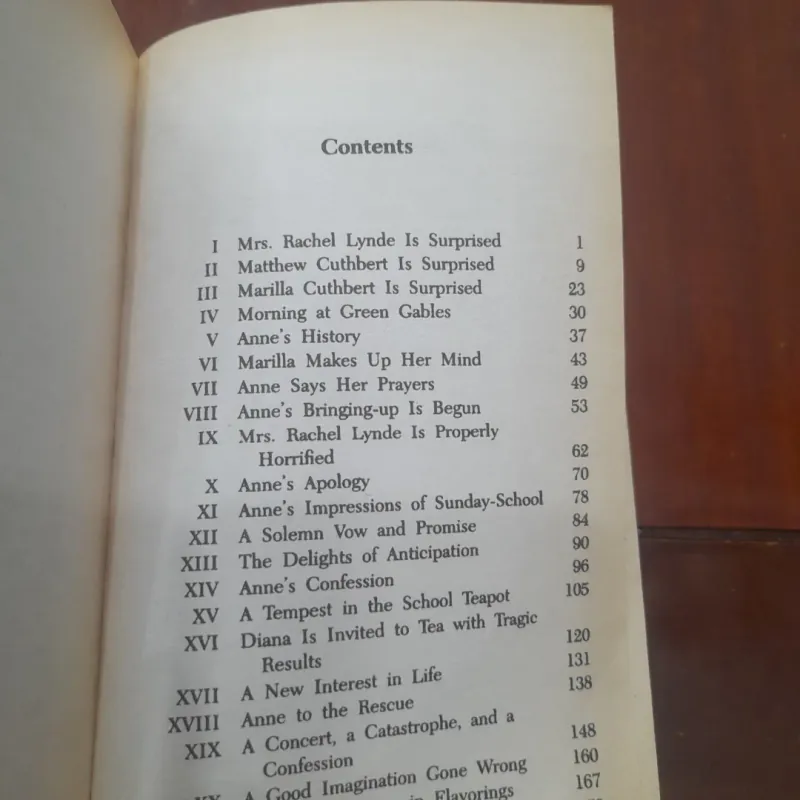 L. M. Montgomery - ANNE OF GREEN GABLES 753878