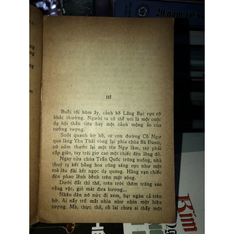 Chiếc ngai vàng - Lan Khai 1001161