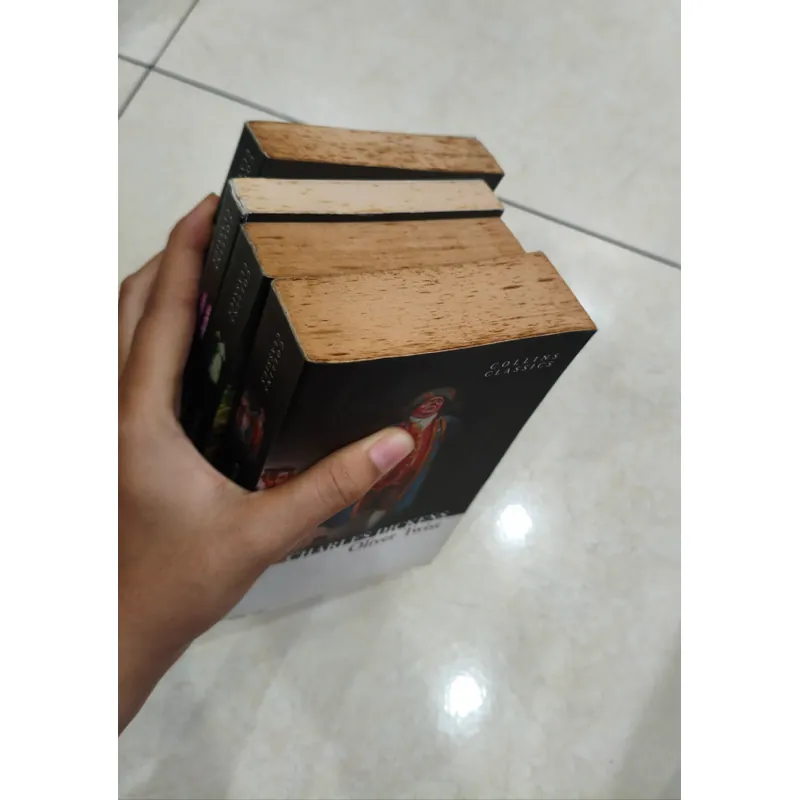 bốn cuốn sách từ bộ sưu tập Collins Classics 🌱 596122