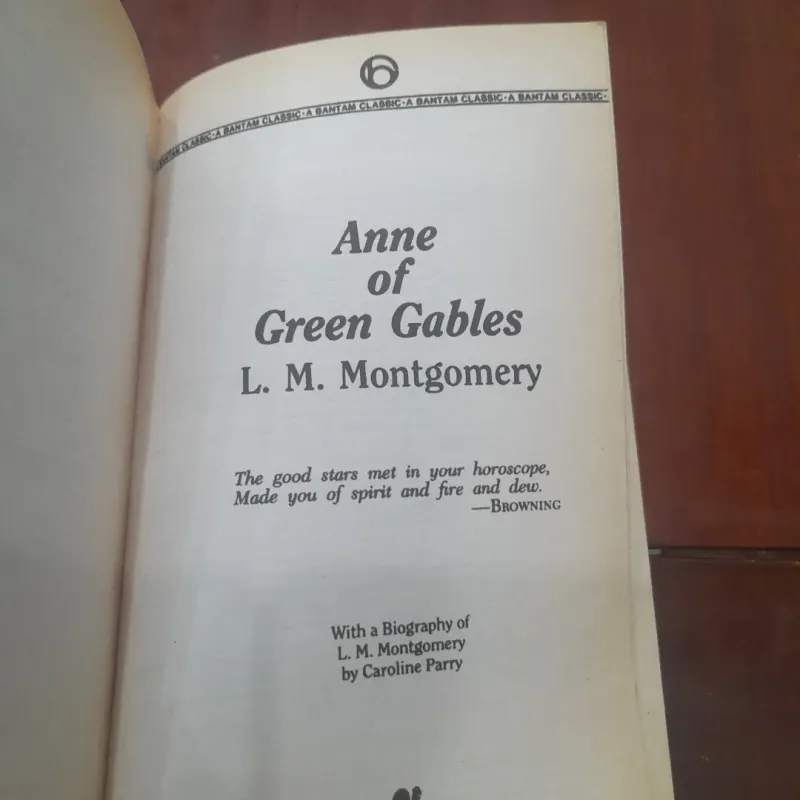 L. M. Montgomery - ANNE OF GREEN GABLES 753878