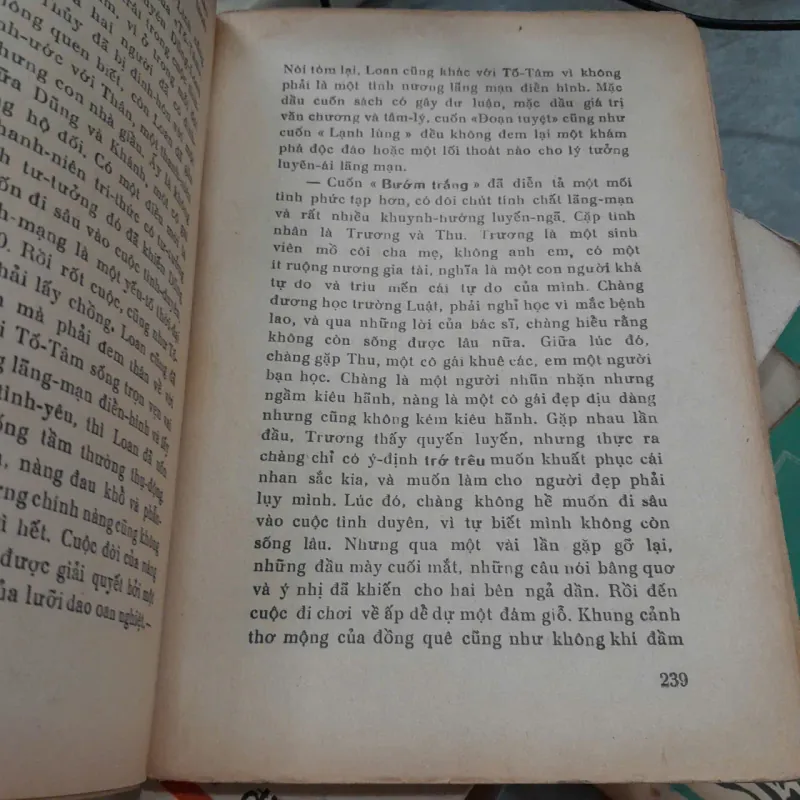 LUYẾN ÁI QUAN - NGHIÊM XUÂN HỒNG 748345