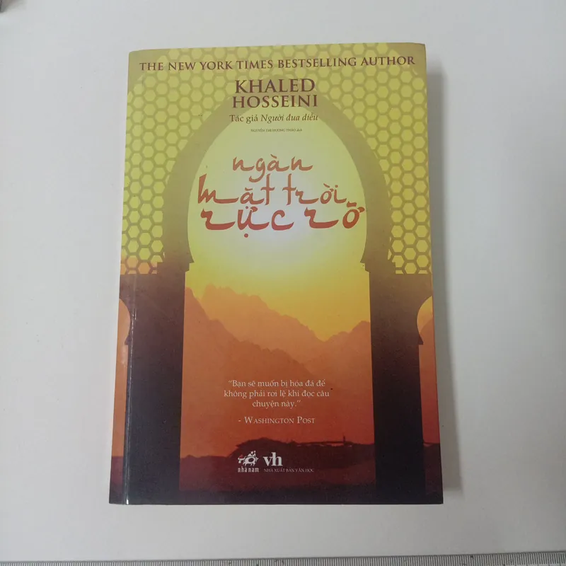 Ngàn mặt trời rực rỡ 706665