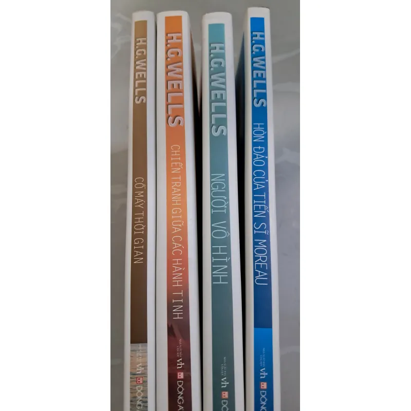 Bộ 4 cuốn H.G.WELLS 747668