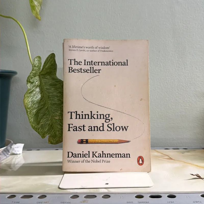 THINKING FAST AND SLOW 755637