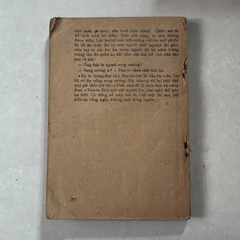 Bí mật tàu ngầm Éc.sơ.plo.ra - Viết Linh 796974