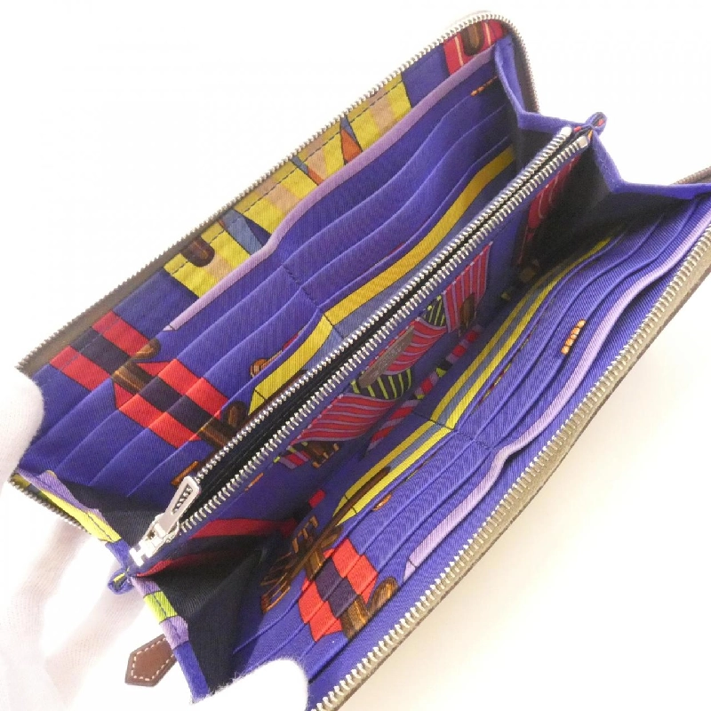 Ví Hermes Sangru Silk In Classic 063636CK 621686