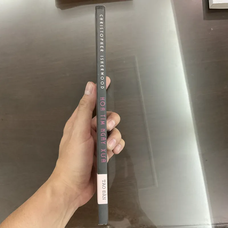 [TÂM LÝ - LỊCH SỬ] Hoa tím ngày xưa - Christopher Isherwood 702419