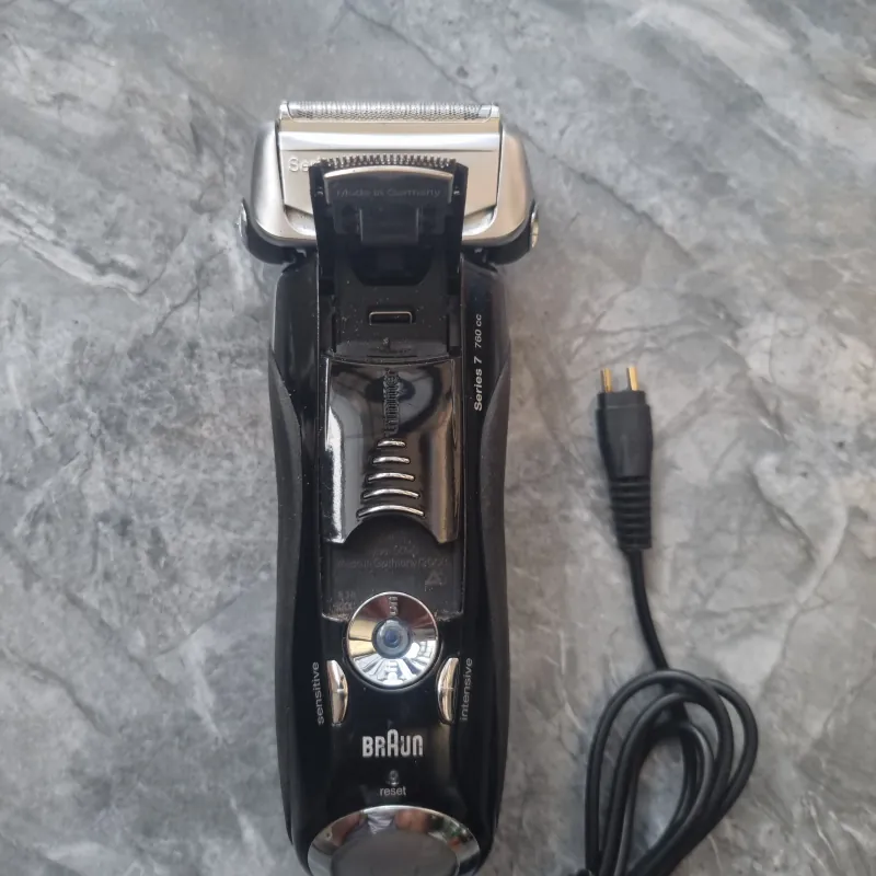 Máy cạo râu Braun sirees 7 790983