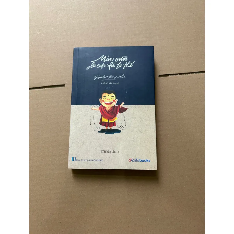 Mỉm cười dù cuộc đời là thế 977042