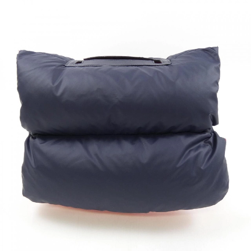 BÌNH ĐỰNG VALEXTRA 656082