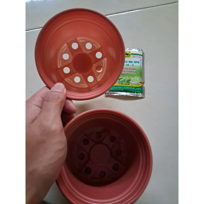Túi phân bón NPK - chậu nhựa trồng cây 1027564