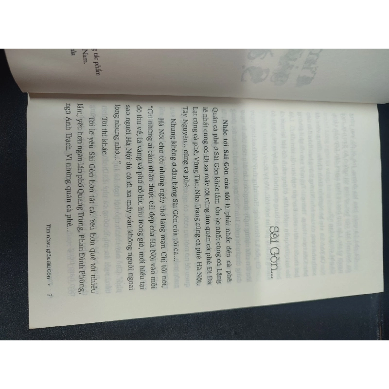 Tìm Nhau Giữa Sài Gòn Tùng Leo mới 90% (bẩn nhẹ) 2013 HCM1304 văn học 914085