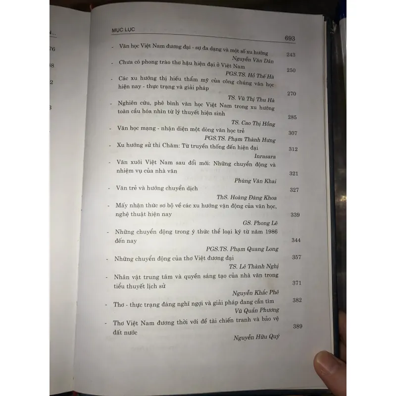 Nhận diện các xu hướng vận động và phát triển của văn học nghệ thuật Việt Nam hiện nay  732796