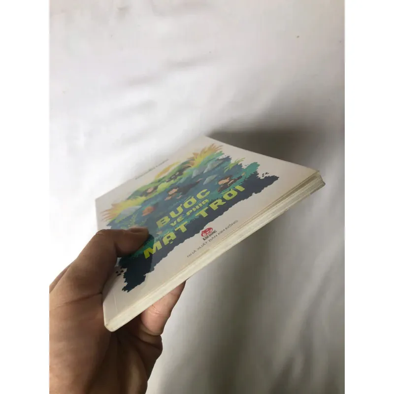 Bước Về Phía Mặt Trời - Nguyễn Luân 734581