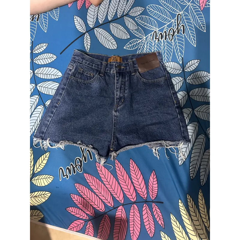 Quần đùi mới size M mua ở thỏ Tây passs 90k 929289