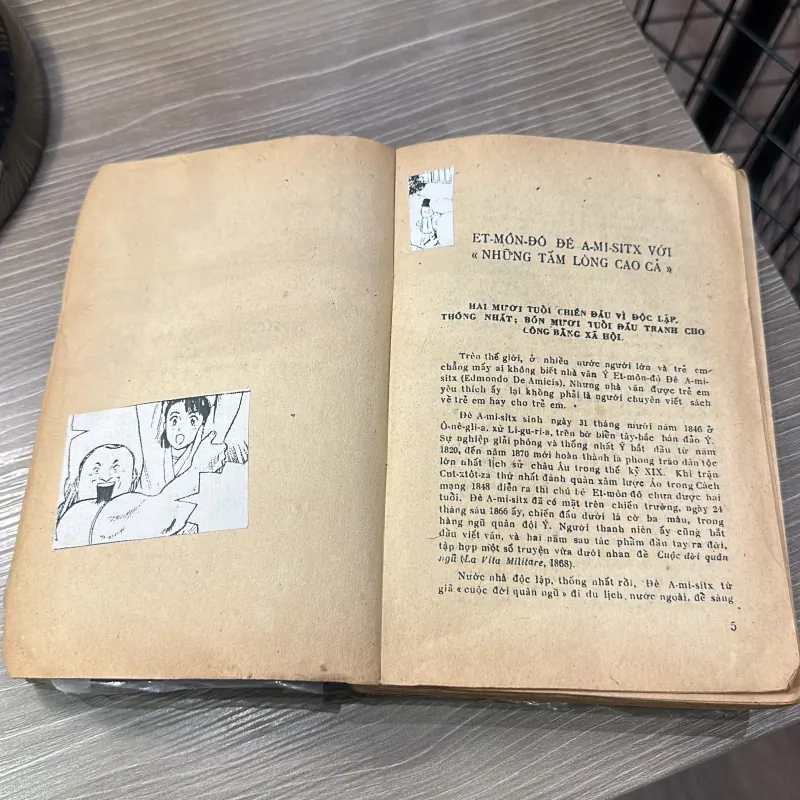 Những tấm lòng cao cả - NXB Hà Nội 1987 996269