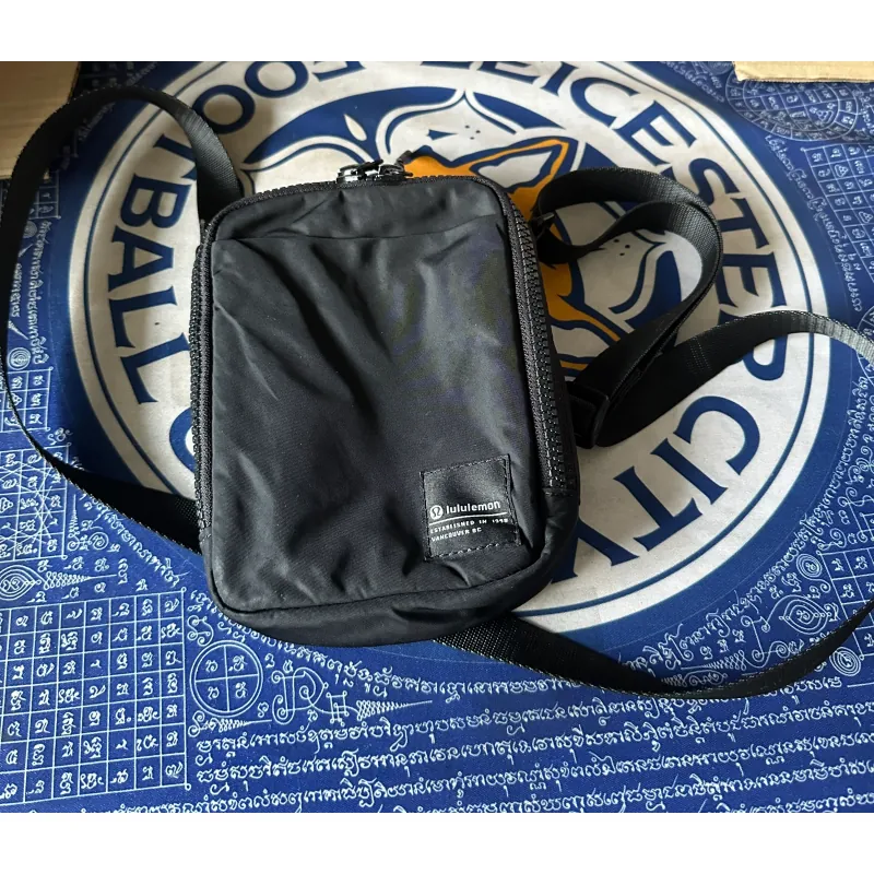 Túi chéo lululemon 777359