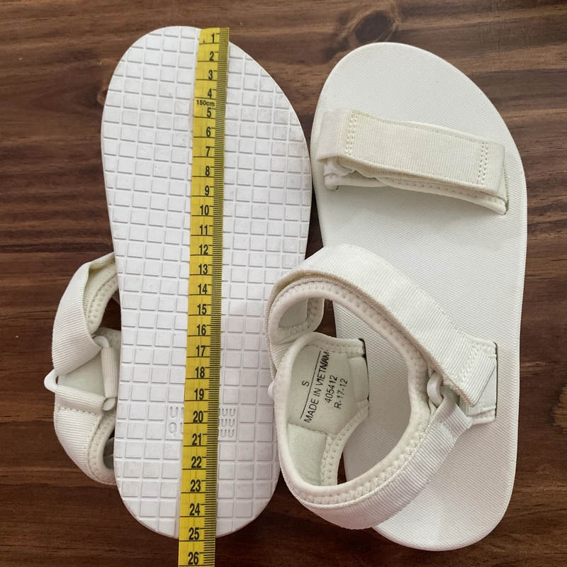 Giày xăng đan nữ màu trắng size S (38-39), mới chưa sử dụng 545583