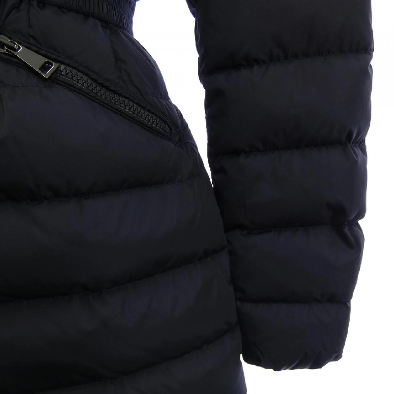 Áo khoác lông vũ MONCLER 642071