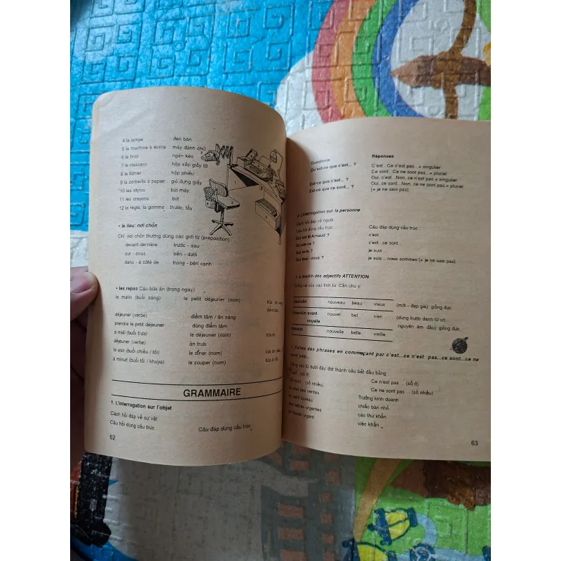 Sans Frontières 1001133