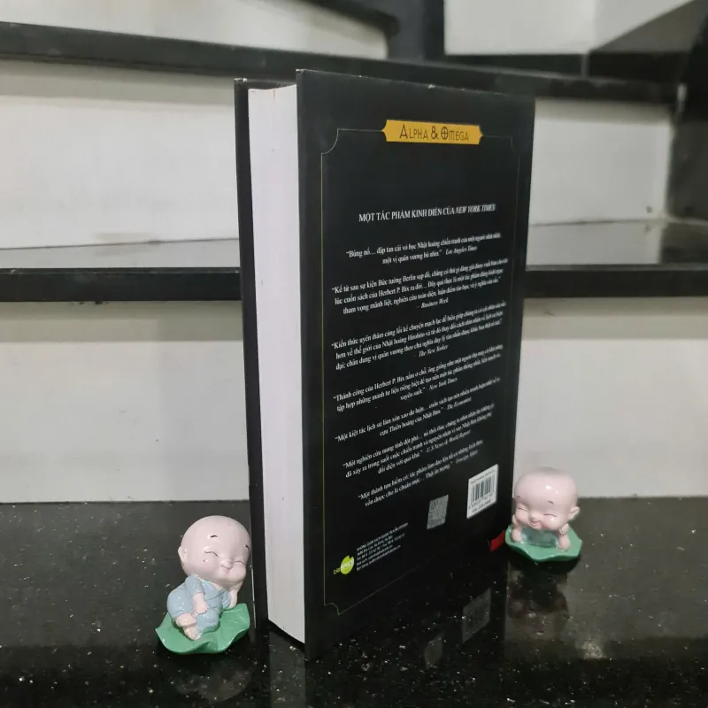 Sách Nhật Hoàng Hirohito Và Công Cuộc Kiến Thiết Nước Nhật Hiện Đại  ( Bìa Cứng ) 593649