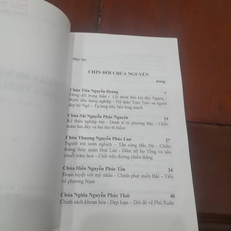 Lưỡng Kim Thành - GẦN 400 NĂM VUA CHÚA TRIỀU NGUYỄN 697559