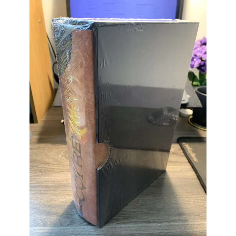 Cội rễ (nguyên seal, bìa cứng, nhũ vàng, có hộp) 792353