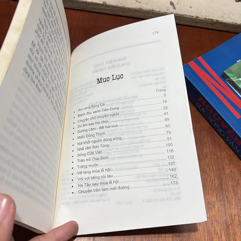 II Bút Ký: Chuyện Chữ Chuyện Nghĩa - Hà Nguyên Huyến - 2017 786243