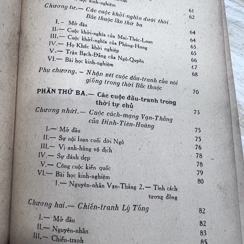 Việt sử kinh nghiệm - Nguyễn Văn Hầu 776931