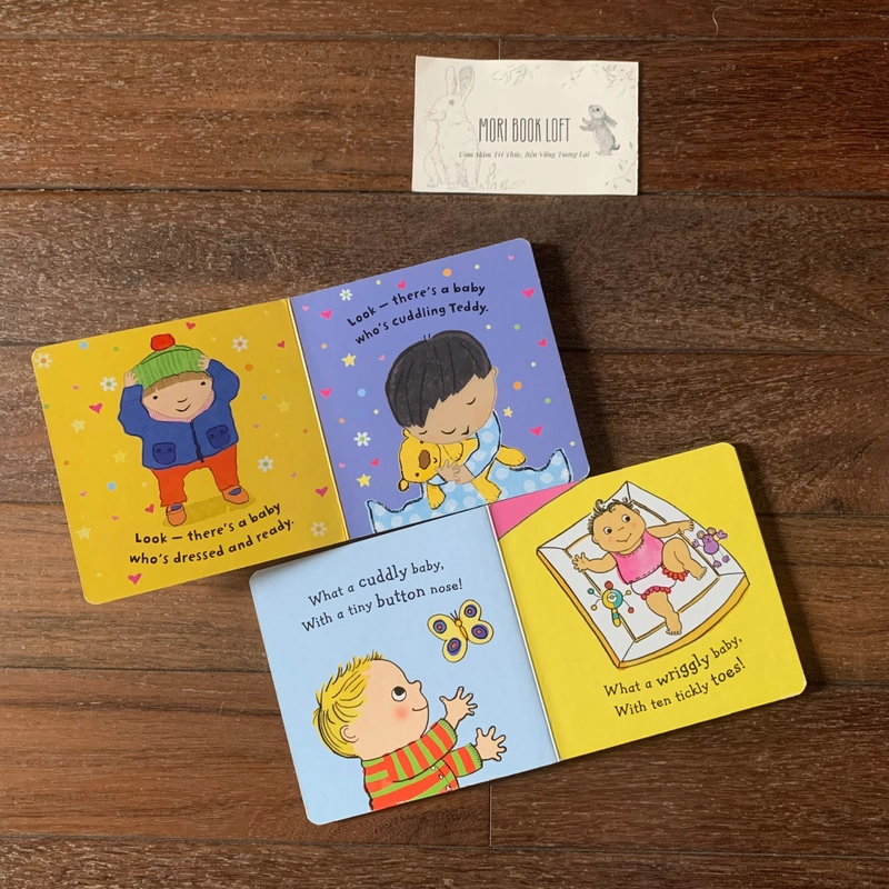 Combo 2 cuốn Board Book What a…Busy Baby! & Look! There’ a Baby, Used, Bìa cứng 498823