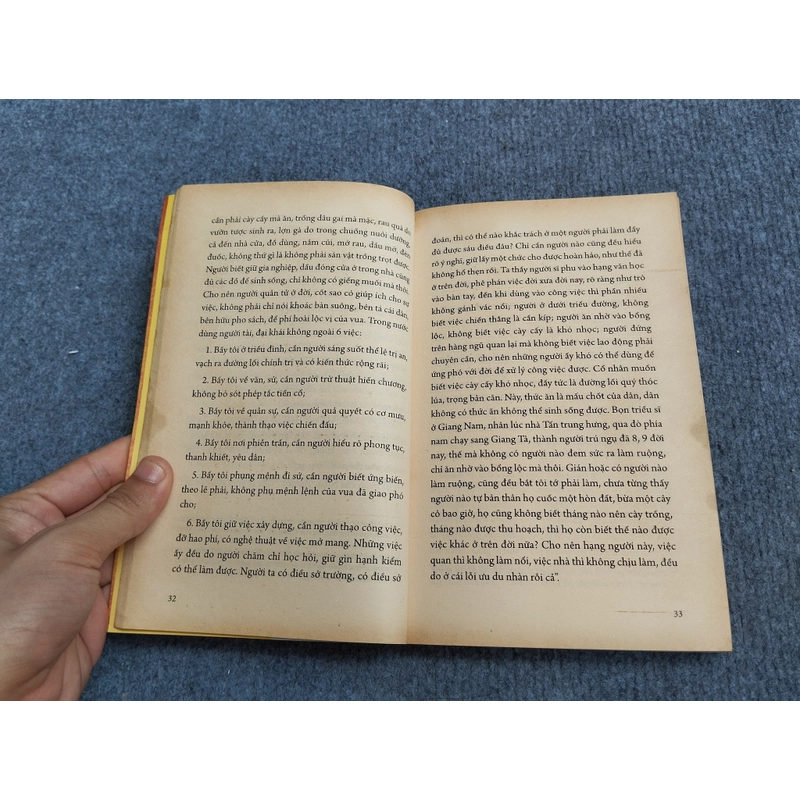 KIẾN VĂN TIỂU LỤC - LÊ QUÝ ĐÔN 469891