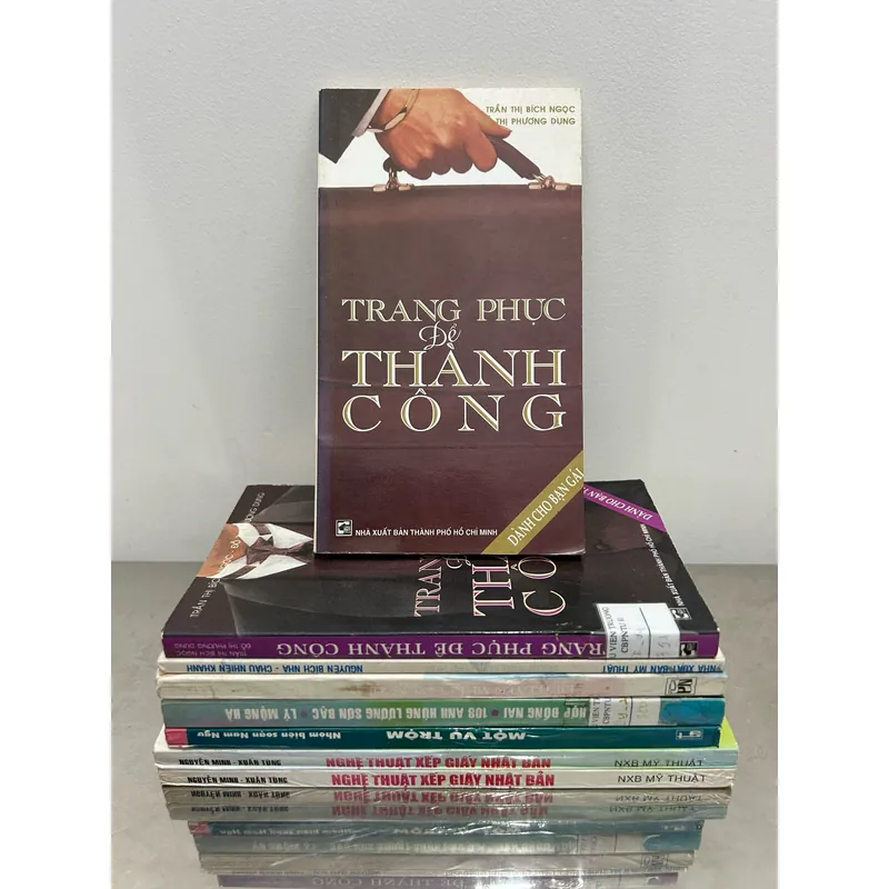 Bộ sách: Trang phục để thành công.  1061054