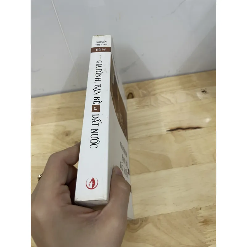 Gia đình Bạn bè đất nươc (nguyễn thị Bình) 787008